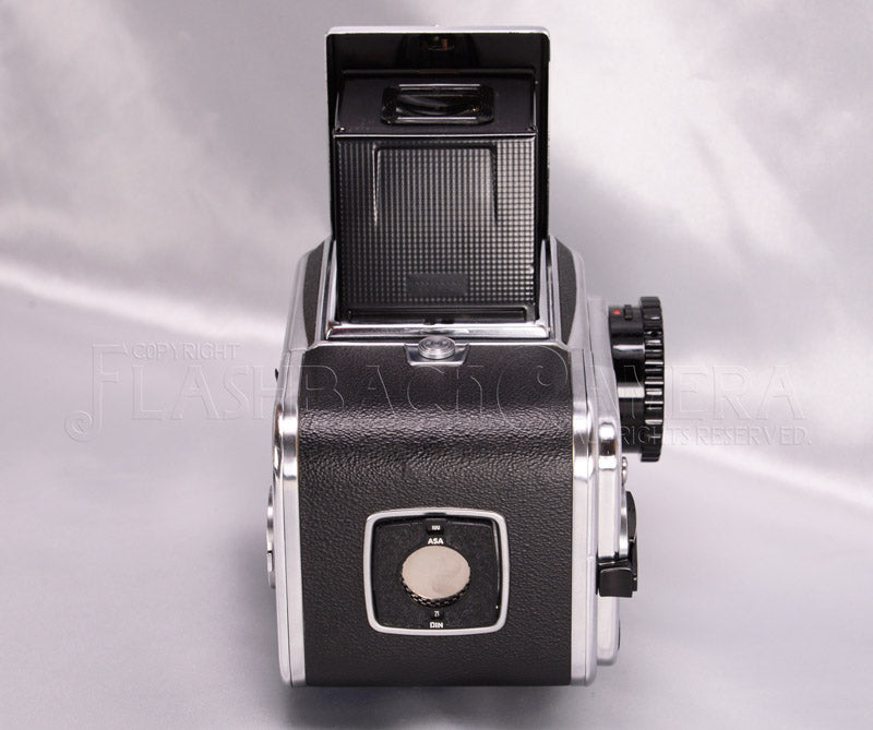 Hasselblad 500C + A12 – FLASHBACK CAMERA