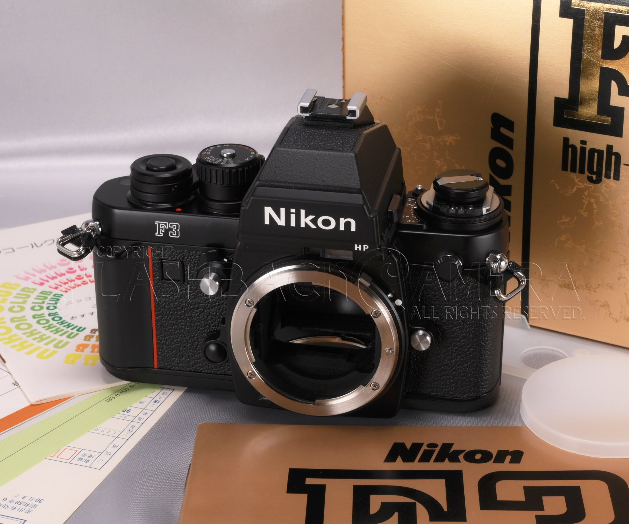 Nikon – FLASHBACK CAMERA