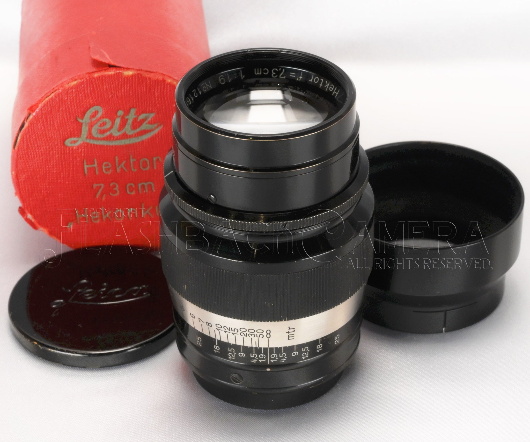 Leica – FLASHBACK CAMERA