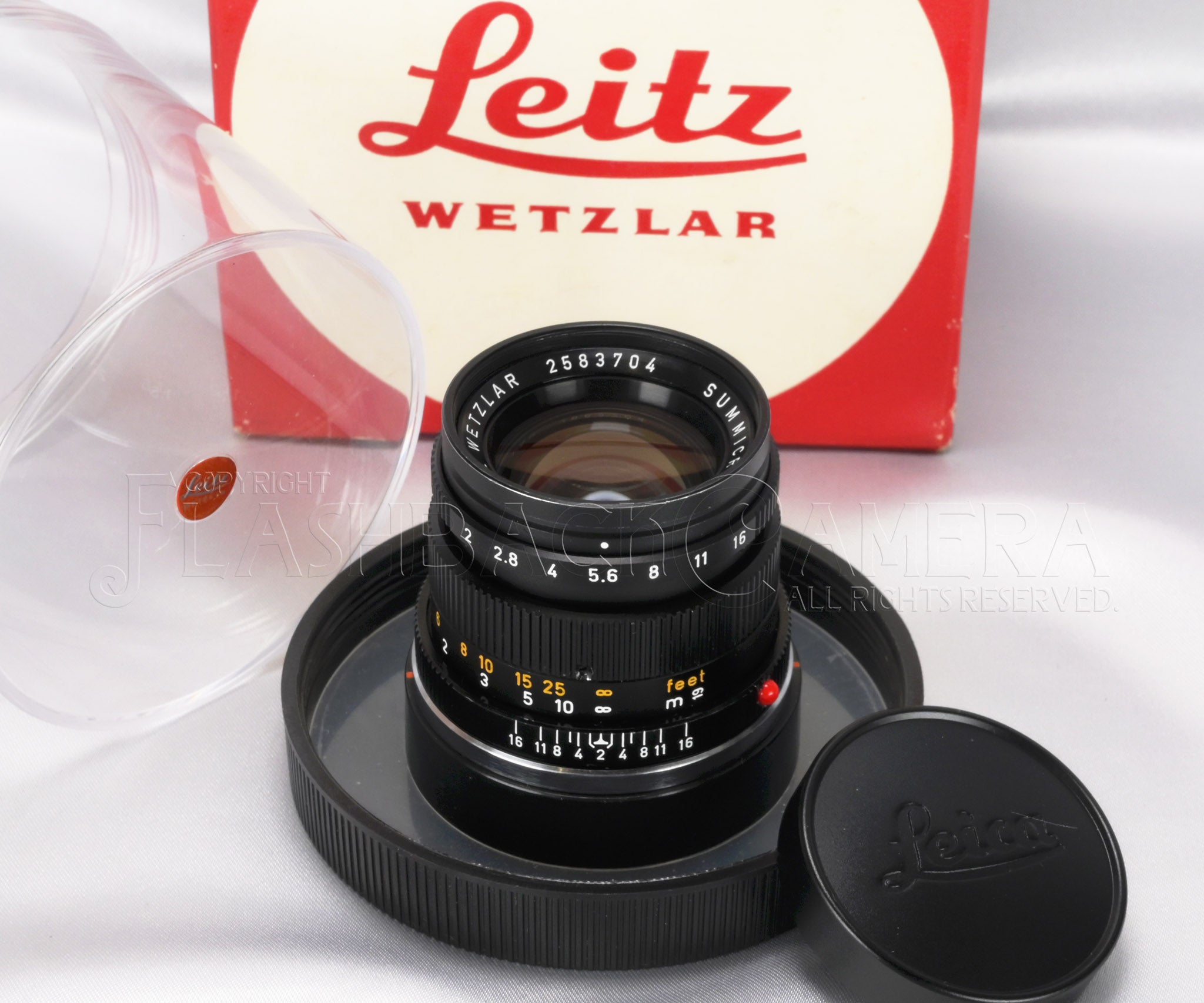 Leica – FLASHBACK CAMERA